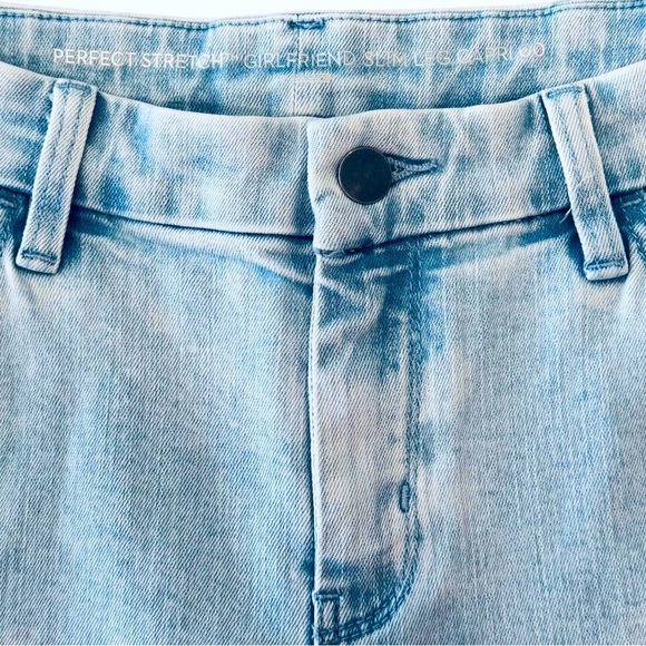Chico’s Size 00(US 2) Perfect Stretch Girlfriend Slim Leg Light Blue Denim Capri - Picture 3 of 5